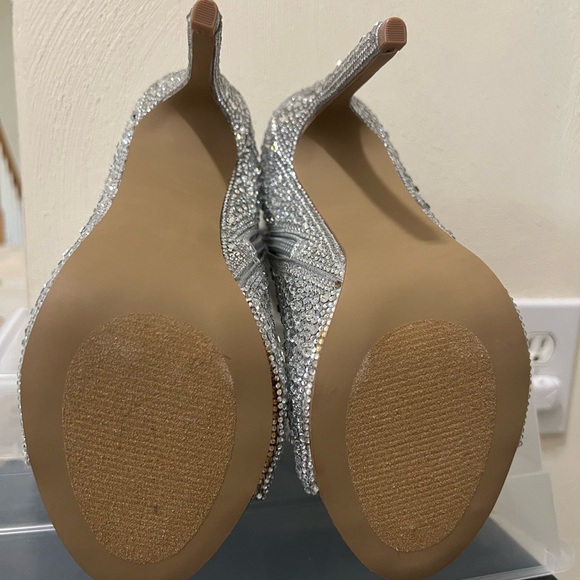 Steve Madden Dispute-R Silver Rhinestone Embellished Peep Toe Stiletto Booties - Picture 2 of 6